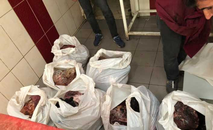 Diyarbakır’da satışa hazır vaziyette yarım ton bozuk et ele geçirildi