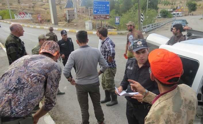 Erzincan’da kaçak keklik ve tavşan avlayan 5 kişi yakalandı