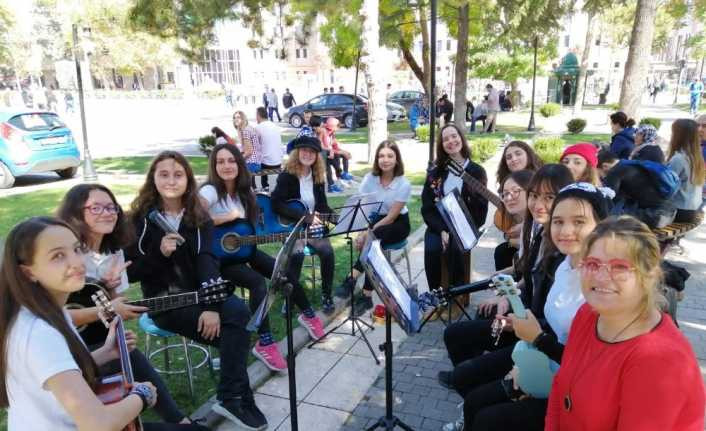 Eskişehir Hacı Süleyman Çakır Kız Anadolu Lisesi, ‘Erasmusdays’ etkinliklerini kutlamak için stant açtı