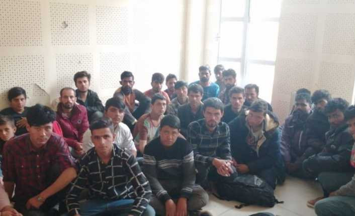 Gaziantep’te 30 kaçak göçmen yakalandı