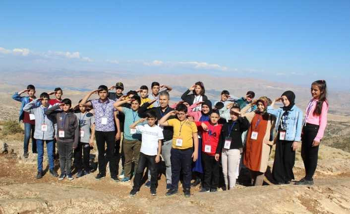 Gümüşhaneli öğrenciler, Harput’tan Mehmetçiğe selam gönderdi