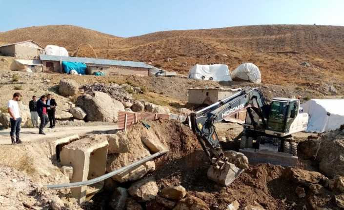 Hakkari Belediyesi tehlikeli menfezi onardı