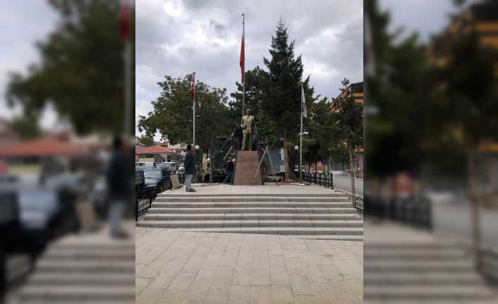 Hüyük’te Atatürk Anıtı ve kaidesi yenilendi