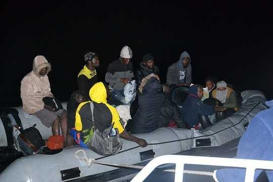Kuşadası’nda 15 düzensiz göçmen yakalandı