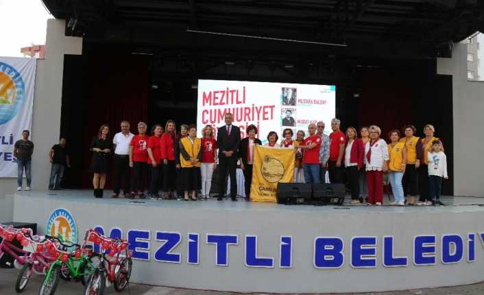 Mezitli’de Atatürk ve Cumhuriyet konulu şiir yarışması
