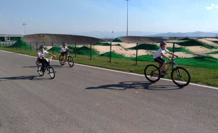 Pedallar Ayçiçeği Bisiklet Vadisi’nde çevrildi