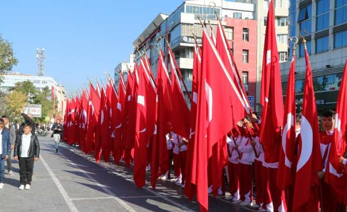 Uşak’ta Cumhuriyet Bayramı coşkuyla kutlandı