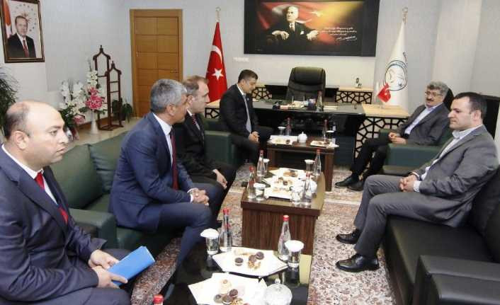 Van Valisi ve Büyükşehir Belediyesi Başkan Vekili Mehmet Emin Bilmez’den Erciş’e ziyaret
