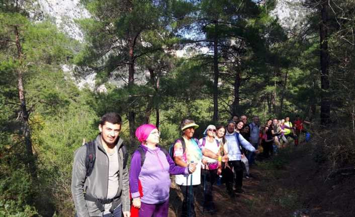 YEKSAYDER üyeleri tarihi Roma Yolunda yürüdü